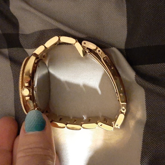 Ladies Watch - Picture 4 of 7